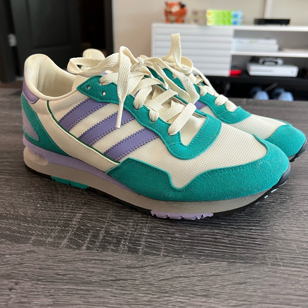Adidas Spezial sneakers Men’s 7/Women’s 8.5
